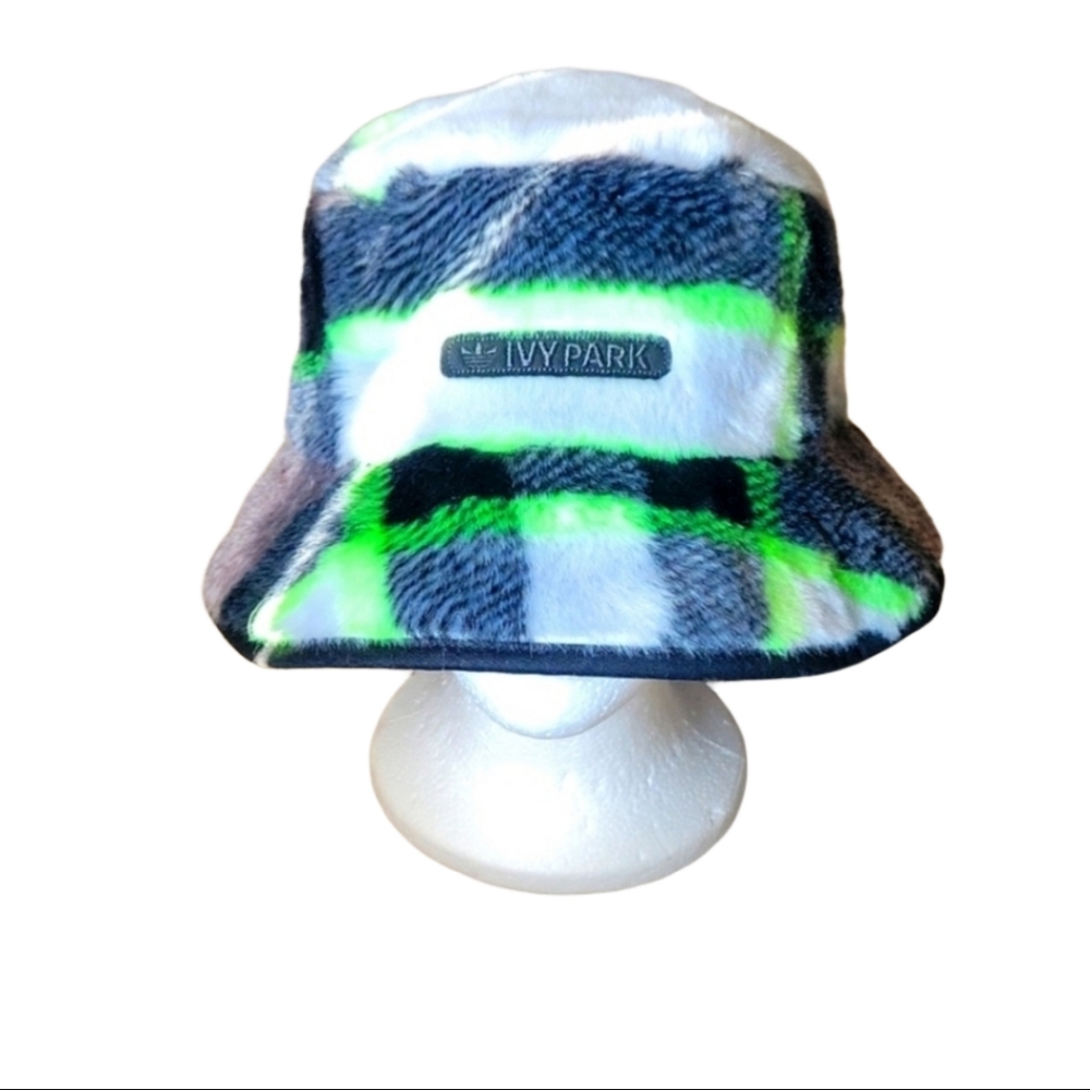 IVP- Reversible Bucket hat  (IVY PARK) halls of ivy collection